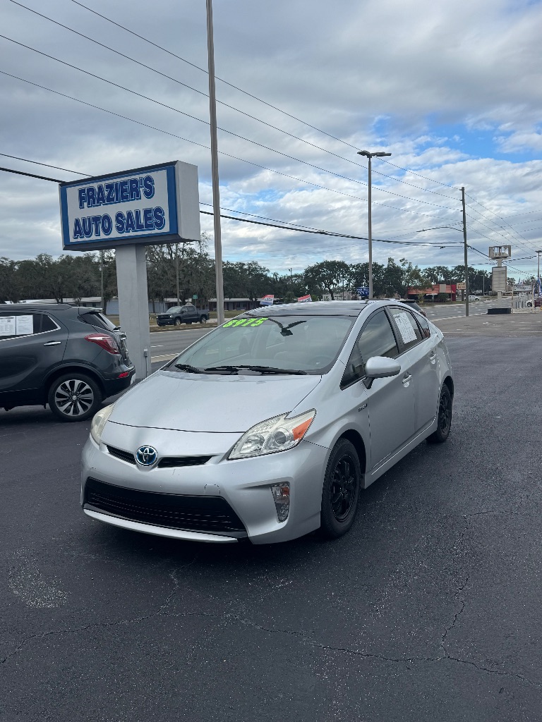 2013 Toyota Prius Three's photo